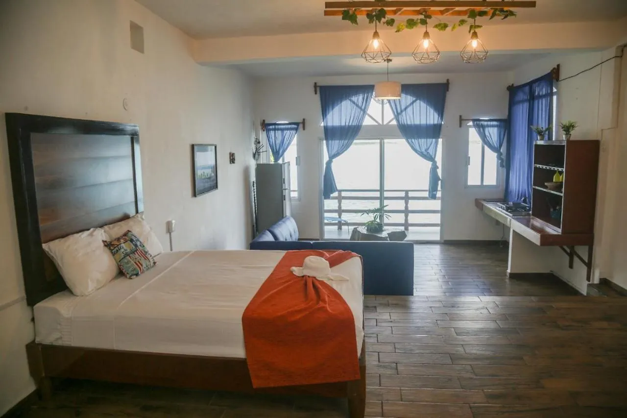 Seven Blue House Village & Lodge Bacalar