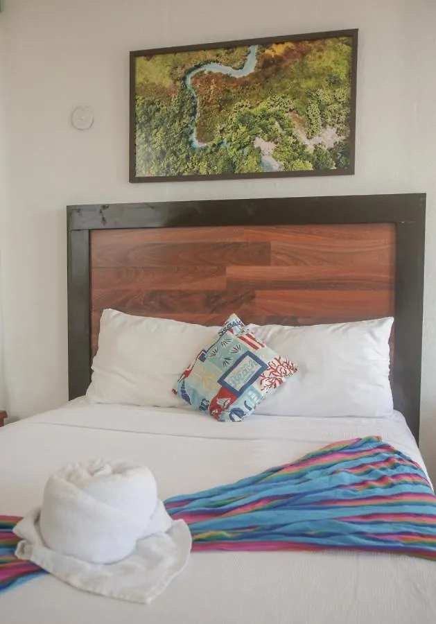 Seven Blue House Village & Lodge Bacalar