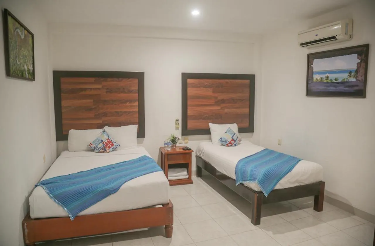 Seven Blue House Village & Lodge Bacalar