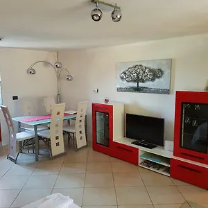 https://apartment-chuck.primorje-gorskikotar.com